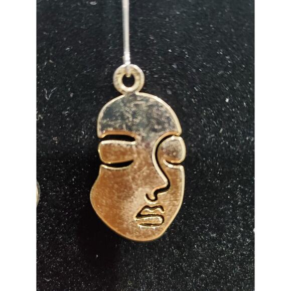 Women's Gold Tone Girl Face Shape Stylish Earrings Set - Picture 5 of 10